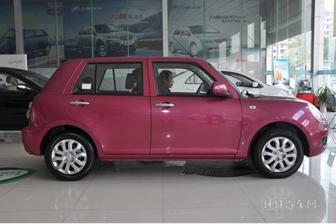 2014款 1.3L 手動(dòng)標(biāo)準(zhǔn)型