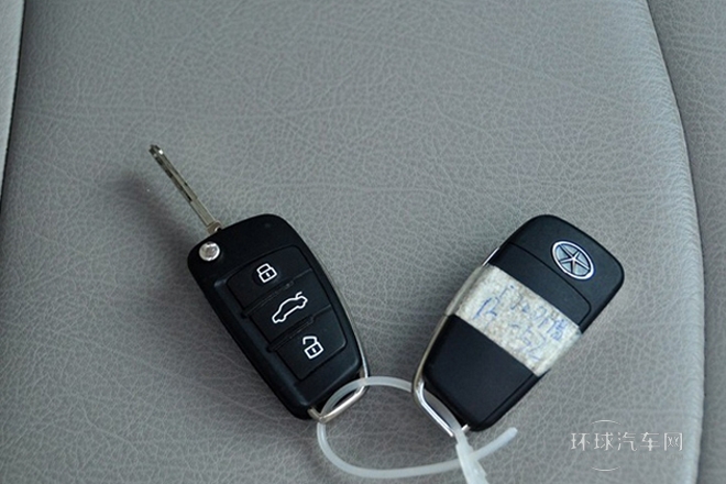 2012款 2.0L 手動豪華型