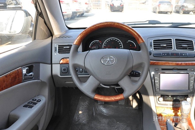 2012款 2.0L 手動尊貴型