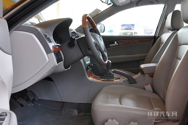 2012款 2.0L 手動尊貴型