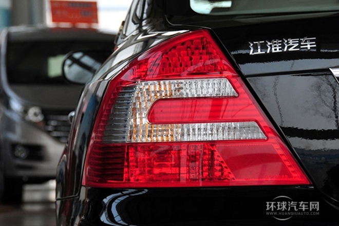 2012款 2.0L 自動豪華型