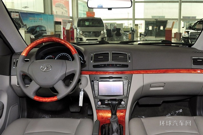 2012款 2.0L 自動豪華型