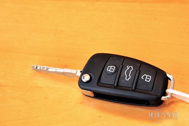 2012款 2.0L 自動豪華型