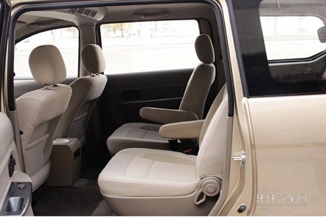 2010款 1.4L 豪華型