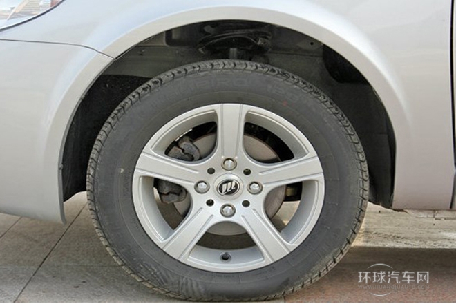 2011款 520i 1.3L 舒適型