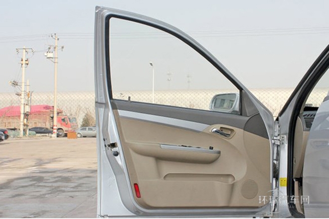 2011款 520i 1.3L 舒適型