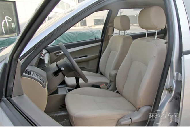 2011款 520i 1.3L 舒適型