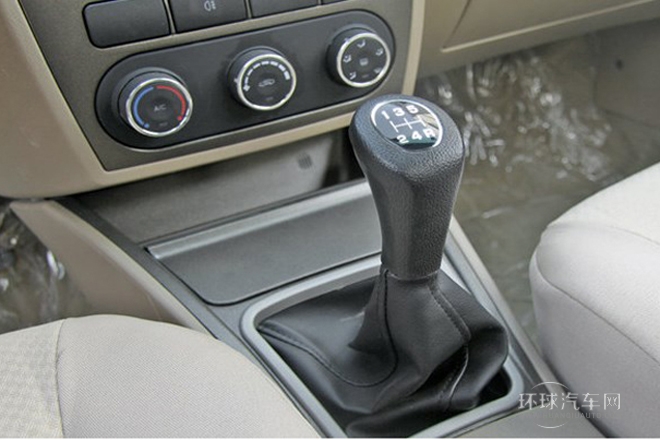 2011款 520i 1.3L 舒適型