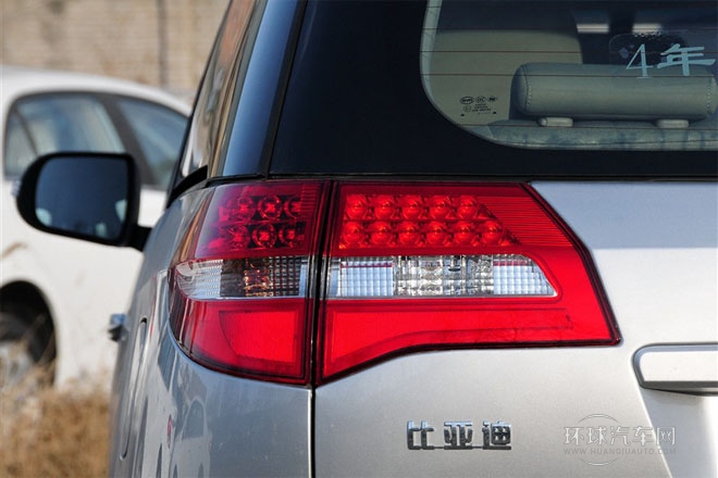 2013款 2.0L 手動(dòng)舒適型