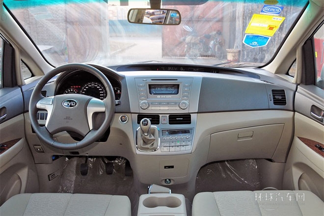 2013款 2.0L 手動舒適型