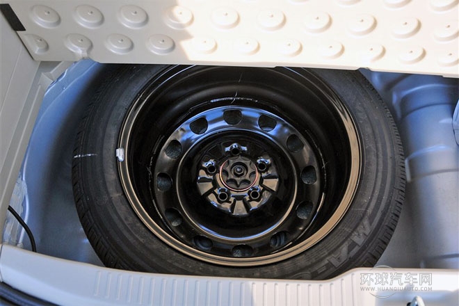 2013款 2.0L 手動舒適型