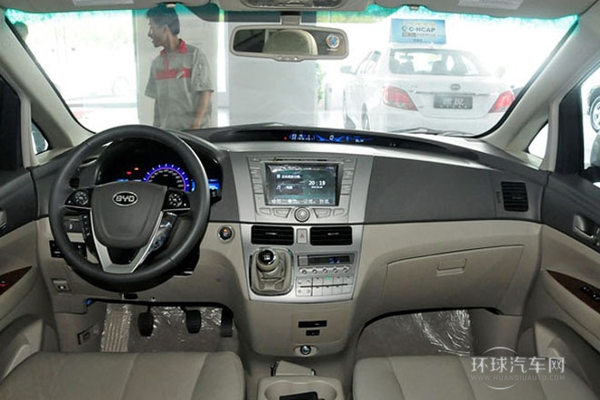 2013款 2.4L 手動尊貴型