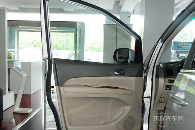 2013款 2.4L 手動尊貴型