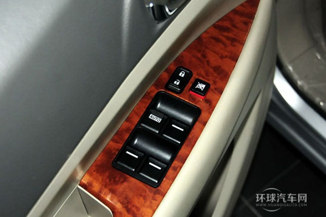 2013款 2.4L 手動尊貴型