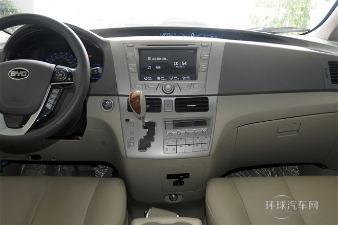 2013款 2.4L 自動(dòng)尊貴型