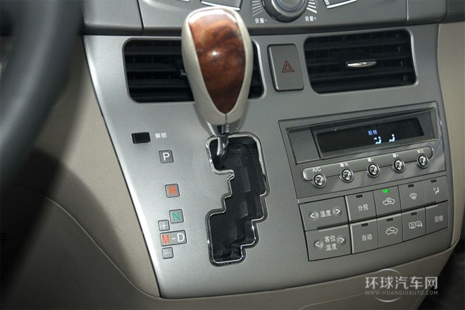 2013款 2.4L 自動尊貴型