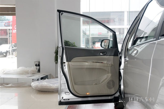 2013款 2.4L 自動尊貴型