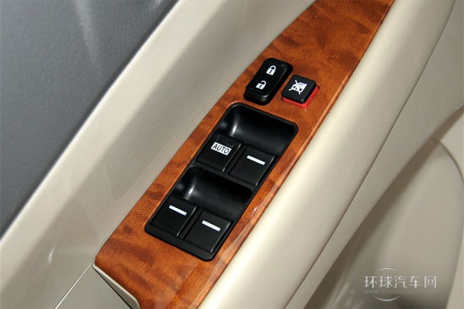 2013款 2.4L 自動尊貴型