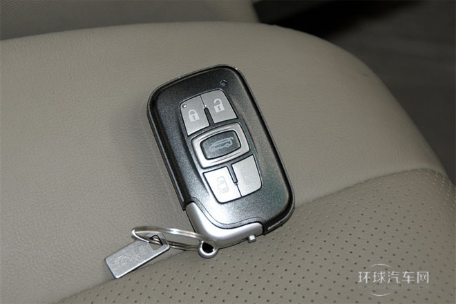 2013款 2.4L 自動尊貴型