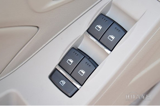 2014款 越級版 1.5L 豪華型