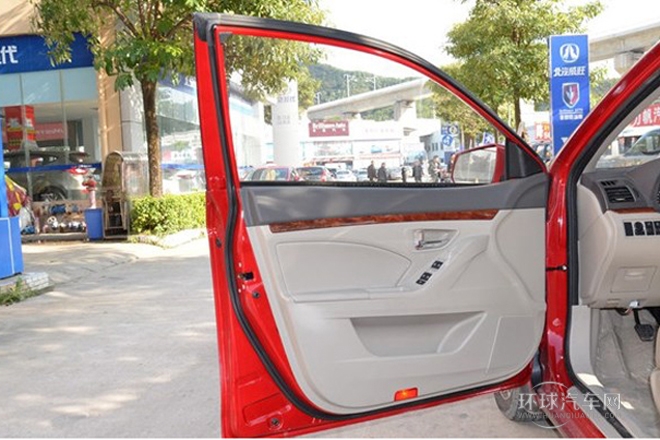 2014款 越級版 1.5L 豪華型