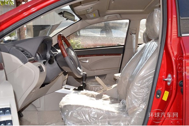 2014款 越級版 1.5L 豪華型