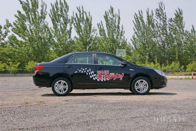 2014款 1.5TI 手動尊貴型