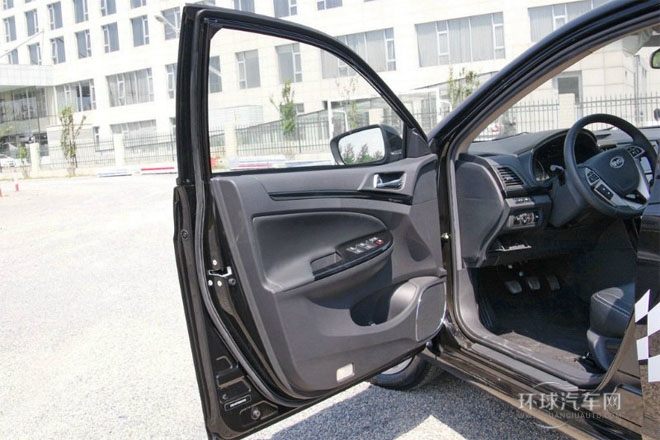 2014款 1.5TI 手動尊貴型