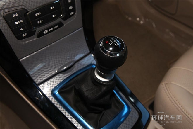 2013款 1.5L 手動(dòng)尊貴型