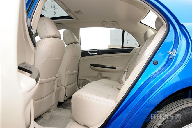 2012款 1.5L 手動(dòng)豪華型