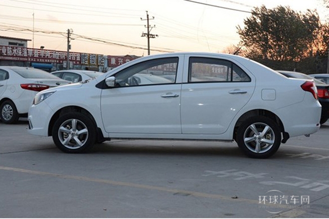 2014款 1.3L 手動標(biāo)準(zhǔn)型