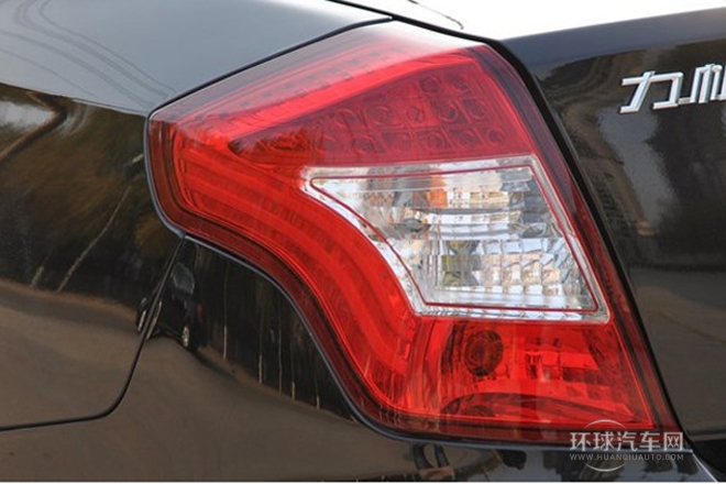 2014款 1.3L 手動豪華型