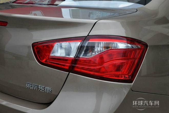 2013款 1.5L 手動舒適型CNG