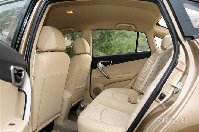 2013款 1.5L 手動(dòng)標(biāo)準(zhǔn)型CNG