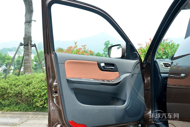 2013款 2.0L 自動智享型