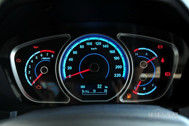 2013款 2.0L 手動智尚型