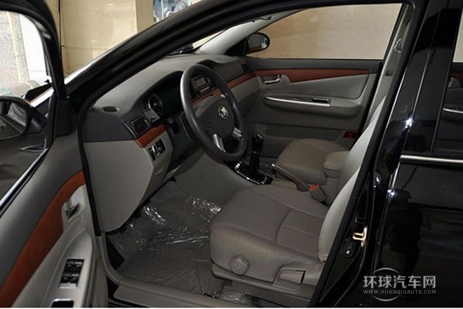 2012款 1.5L 手動(dòng)旗艦型CNG