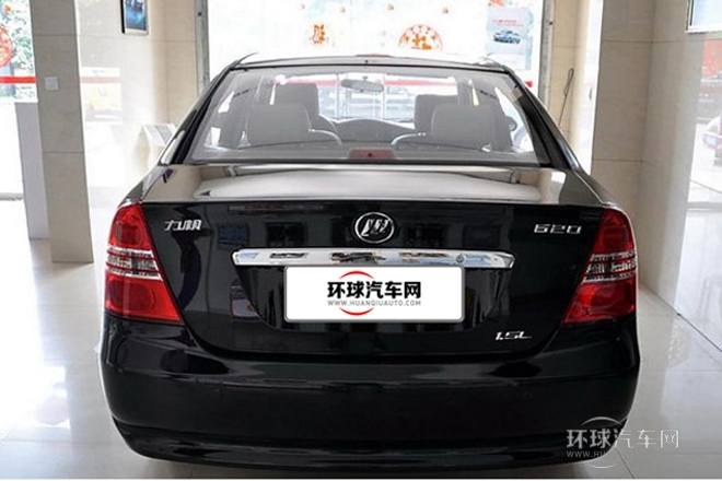 2012款 1.5L 手動(dòng)旗艦型CNG