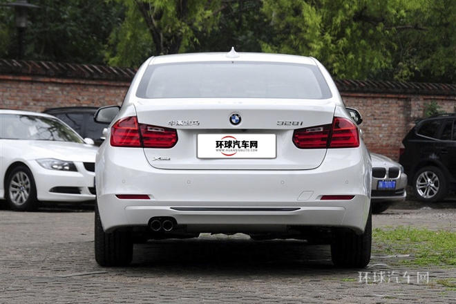 2014款 328i xDrive運(yùn)動設(shè)計套裝