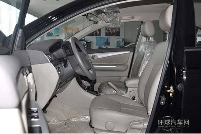 2014款 1.5L 手動標(biāo)準(zhǔn)型