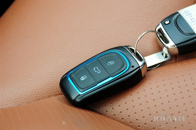 2013款 1.5L CVT豪華女性版