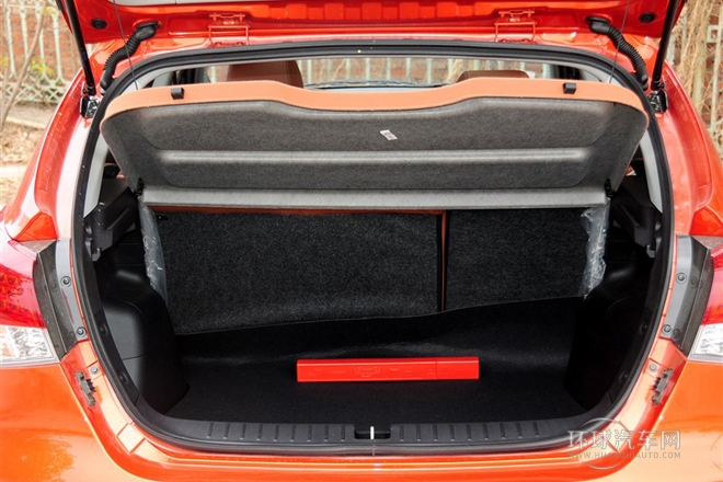 2013款 1.5L CVT豪華女性版