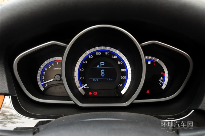 2013款 1.5L CVT豪華女性版