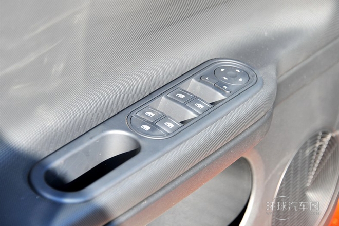 2014款 1.5L 自動豪華版