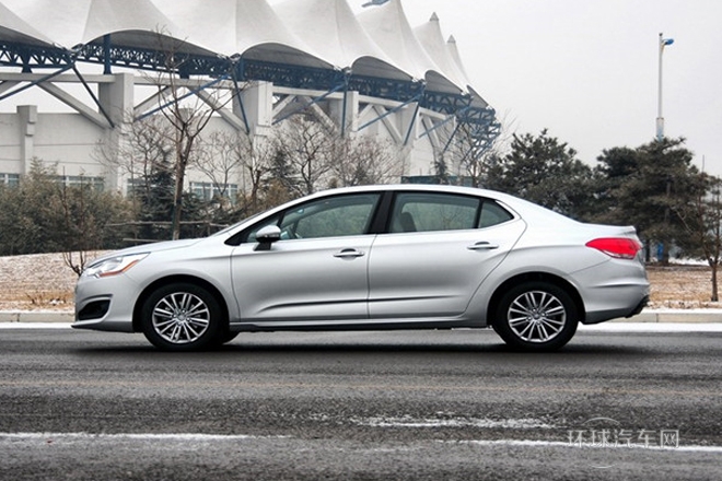 2013款 1.6L 手動勁智版