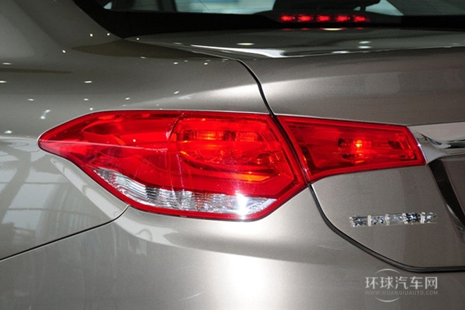 2014款 1.8L 手動智驅版勁享型