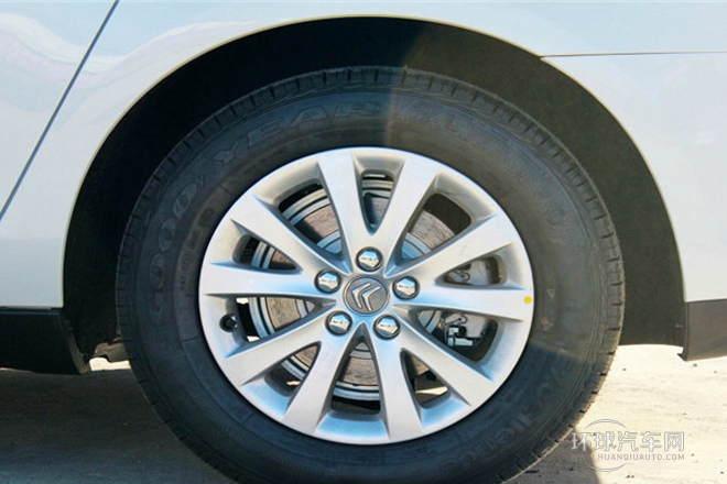 2013款 2.0L 手動舒適型