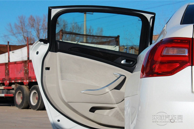 2013款 2.0L 手動(dòng)舒適型