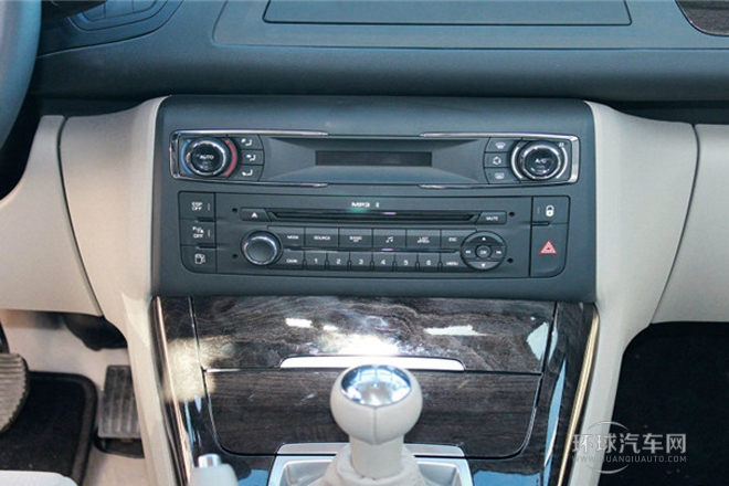 2013款 2.0L 手動舒適型