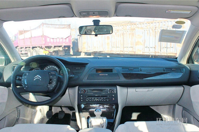 2013款 2.0L 手動舒適型